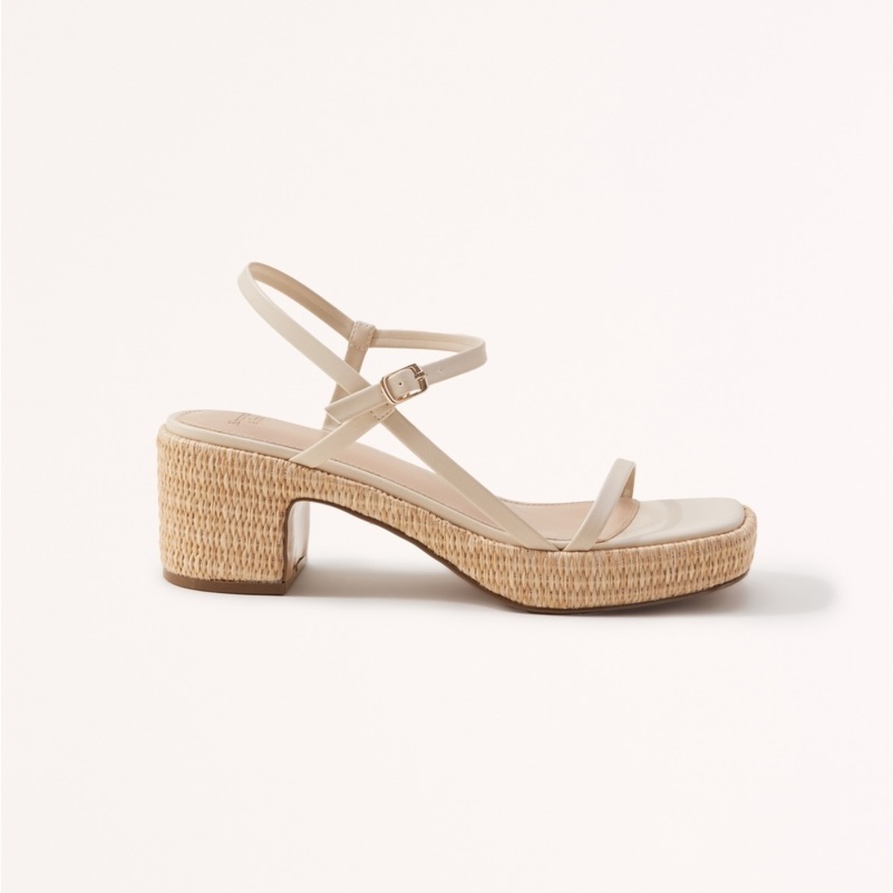 Abercrombie & Fitch - strappy platform sandals size 7.5